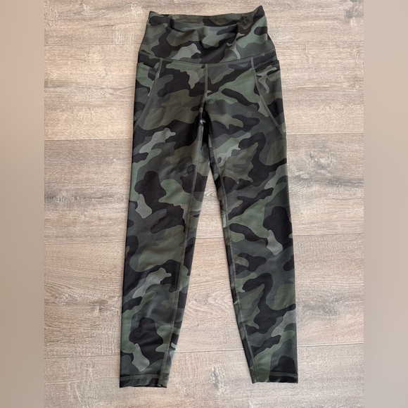 Old Navy Pants - Old Navy Green and Black Camo Leggings